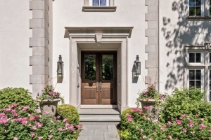 Breezy Contemporary Classics in Winnetka