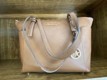 3E9925C6-8F42-45F5-8E83-5E63E6489561